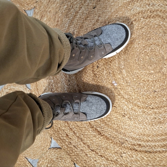 Sorel Women's Green and Gray Boots - Picture 3 of 16